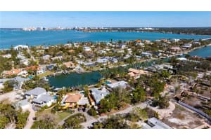 527 FREELING DRIVE, SARASOTA, FL 34242 Sold 04/18/25