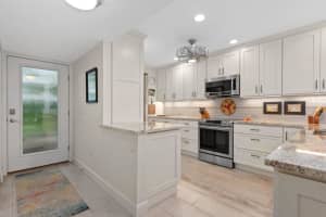 1519 PELICAN POINT DRIVE, SARASOTA, FL 34231 Sold 03/21/25