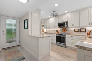 1519 PELICAN POINT DRIVE, SARASOTA, FL 34231 Sold 03/21/25