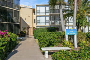 618 Bird Bay Dr S #206, VENICE