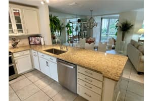 6101 34TH STREET, BRADENTON, FL 34210 Sold 03/26/25