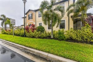 5272 78TH ST CIRCLE, BRADENTON, FL 34203 Sold 04/08/25