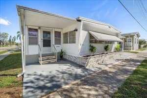 2103 18TH STREET, BRADENTON, FL 34205 - MLS#MFRA4637374
