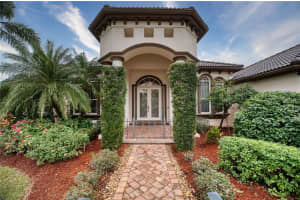10523 CHEVAL PLACE, LAKEWOOD RANCH, FL 34202 - MLS#MFRA4637396