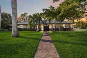 600 OWL WAY, SARASOTA, FL 34236 Sold 03/19/25