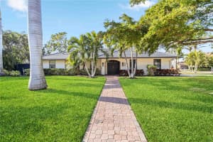 600 OWL WAY, SARASOTA, FL 34236 Sold 03/19/25