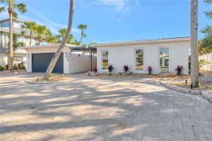 320 AVENIDA LEONA, SARASOTA, FL 34242 Sold 04/28/25