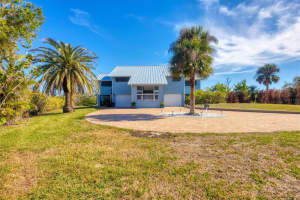 1649 MANOR ROAD, ENGLEWOOD, FL 34223 - MLS#MFRA4637976
