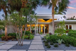 117 POLK DRIVE, SARASOTA, FL 34236 Sold 03/28/25
