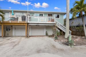 6923 HOLMES BOULEVARD, HOLMES BEACH, FL 34217 Sold 03/21/25