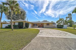 372 TIHAMI ROAD, VENICE, FL 34293 Sold 04/15/25