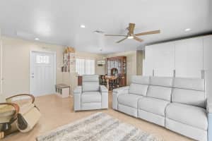 372 TIHAMI ROAD, VENICE, FL 34293 Sold 04/15/25