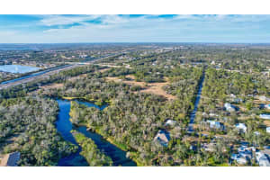 8330 LINGER LODGE ROAD, BRADENTON, FL 34202 - MLS#MFRA4638209