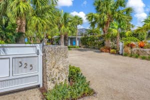 325 CASEY KEY ROAD, NOKOMIS, FL 34275 - MLS#MFRA4638278