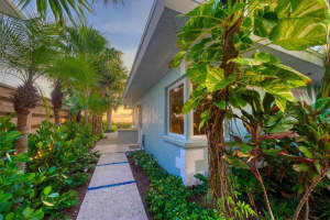 325 CASEY KEY ROAD, NOKOMIS, FL 34275 - MLS#MFRA4638278