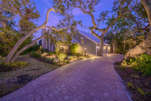 716 TROPICAL CIRCLE, SARASOTA, FL 34242 Sold 05/22/25