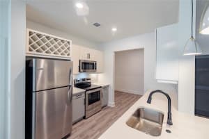 1420 LAKEFRONT DRIVE, SARASOTA, FL 34240 - MLS#MFRA4638377