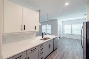 1420 LAKEFRONT DRIVE, SARASOTA, FL 34240 - MLS#MFRA4638377