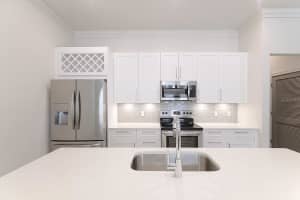 1420 LAKEFRONT DRIVE, SARASOTA, FL 34240 - MLS#MFRA4638388