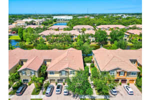 7911 MOONSTONE DRIVE, SARASOTA, FL 34233 - MLS#MFRA4638416