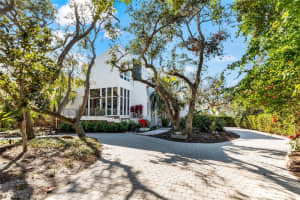 5235 SIESTA COVE DRIVE, SARASOTA, FL 34242 Sold 03/17/25