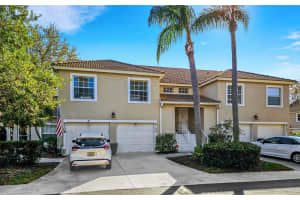 6706 FAIRWAY GARDENS DRIVE, BRADENTON, FL 34203 Sold 08/25/25