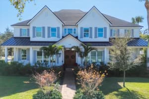 1686 North Dr, SARASOTA