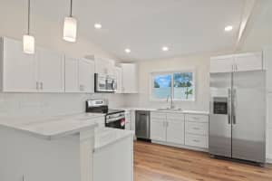 939 CRONLEY PLACE, SARASOTA, FL 34237 Sold 06/30/25