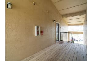 4049 CROCKERS LAKE BOULEVARD, SARASOTA, FL 34238 Sold 03/05/25