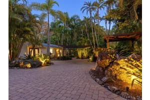 1330 LOCKWOOD RIDGE ROAD, SARASOTA, FL 34237 Sold 07/01/25