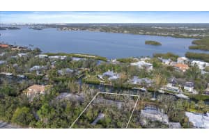 5225 HIDDEN HARBOR ROAD, SARASOTA, FL 34242 - MLS#MFRA4638854