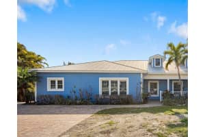 215 75TH STREET, HOLMES BEACH, FL 34217 Sold 05/16/25