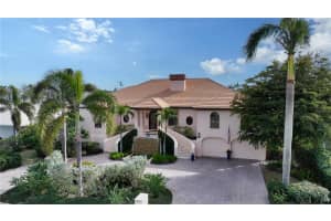 279 ROBIN DRIVE, SARASOTA, FL 34236 Sold 06/23/25
