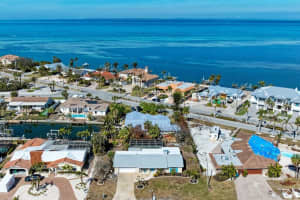 609 FOXWORTH LANE, HOLMES BEACH, FL 34217 - MLS#MFRA4638909