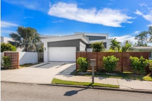 2254 HAWTHORNE STREET, SARASOTA, FL 34239 Sold 07/31/25