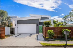 2254 HAWTHORNE STREET, SARASOTA, FL 34239 Sold 07/31/25