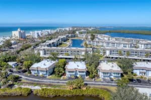 527 Sutton Pl #t-12, LONGBOAT KEY