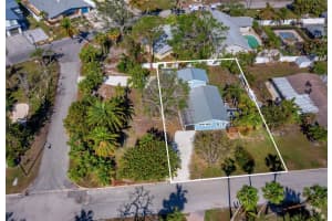 651 FOX STREET, LONGBOAT KEY, FL 34228 Sold 07/16/25