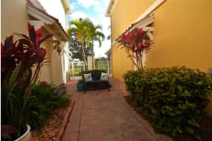7624 BERGAMO AVENUE, SARASOTA, FL 34238 - MLS#MFRA4639026