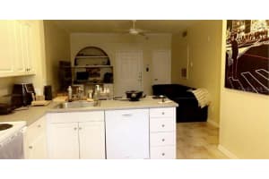 860 ORANGE AVENUE, ORLANDO, FL 32801 Sold 03/19/25