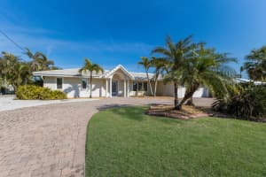 627 DUNDEE LN, HOLMES BEACH, FL 34217 Sold 03/14/25
