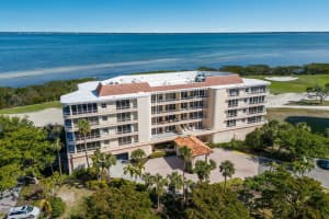 3070 GRAND BAY BOULEVARD, LONGBOAT KEY, FL 34228 Sold 03/13/25
