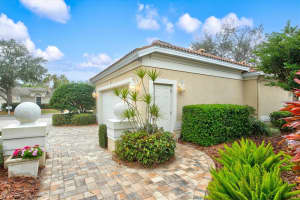 7327 KENSINGTON COURT, UNIVERSITY PARK, FL 34201 Sold 09/10/25