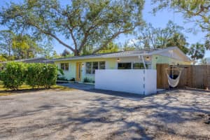 2040 PALM TERRACE, SARASOTA, FL 34231 Sold 02/21/25