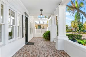 1720 BAHIA VISTA STREET, SARASOTA, FL 34239 Sold 04/24/25