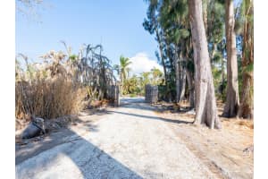 7510 MIDNIGHT PASS ROAD, SARASOTA, FL 34242 Sold 03/17/26