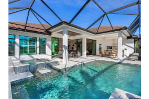 712 CROSSWIND AVENUE, SARASOTA, FL 34240 Sold 04/30/25