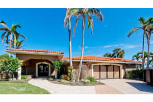 542 67TH STREET, HOLMES BEACH, FL 34217 Sold 08/01/25