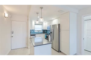 9200 MIDNIGHT PASS ROAD, SARASOTA, FL 34242 Sold 03/25/25