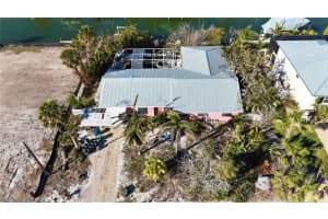 607 BARONET LANE, HOLMES BEACH, FL 34217 Sold 04/04/25